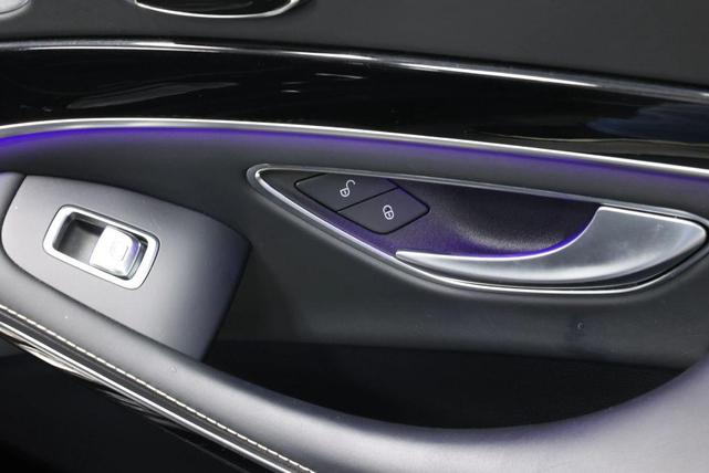 Photo of 2019 Black Mercedes-Benz Maybach S 560