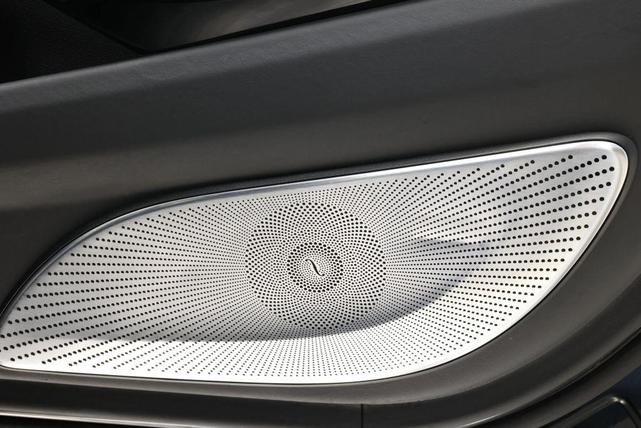 Photo of 2019 Black Mercedes-Benz Maybach S 560