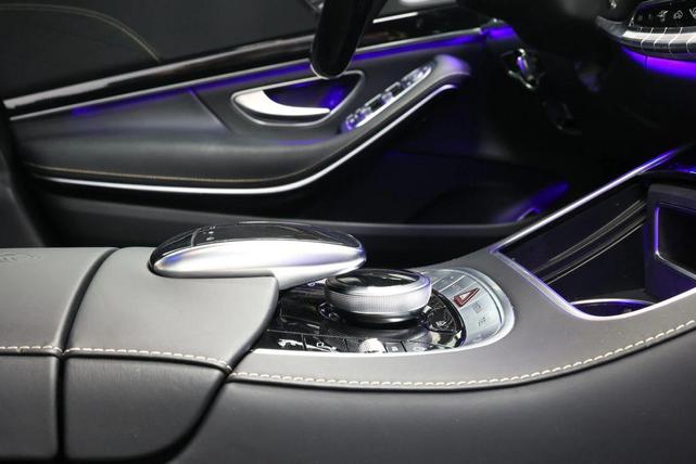 Photo of 2019 Black Mercedes-Benz Maybach S 560