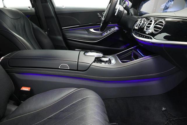 Photo of 2019 Black Mercedes-Benz Maybach S 560