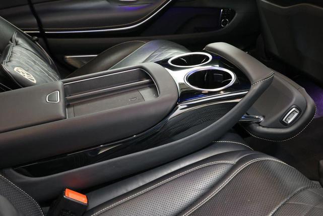 Photo of 2019 Black Mercedes-Benz Maybach S 560