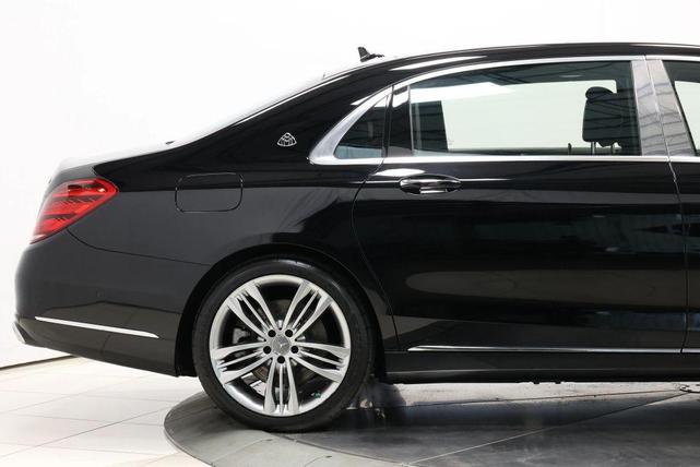 Photo of 2019 Black Mercedes-Benz Maybach S 560