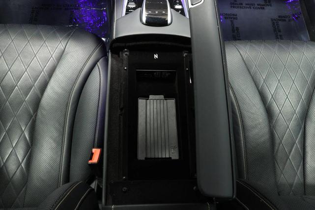Photo of 2019 Black Mercedes-Benz Maybach S 560