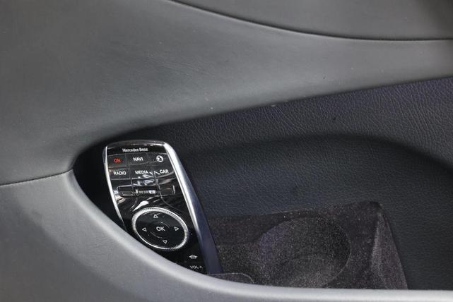 Photo of 2019 Black Mercedes-Benz Maybach S 560
