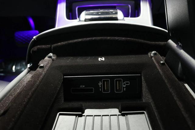 Photo of 2019 Black Mercedes-Benz Maybach S 560