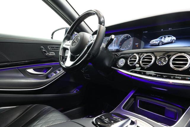 Photo of 2019 Black Mercedes-Benz Maybach S 560