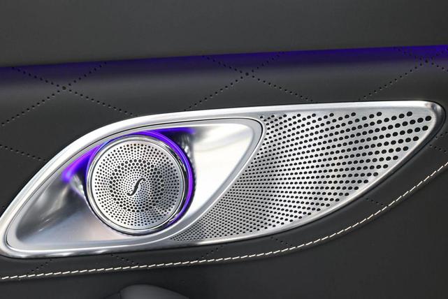 Photo of 2019 Black Mercedes-Benz Maybach S 560