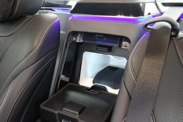 Photo of 2019 Black Mercedes-Benz Maybach S 560