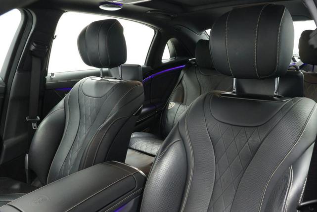Photo of 2019 Black Mercedes-Benz Maybach S 560