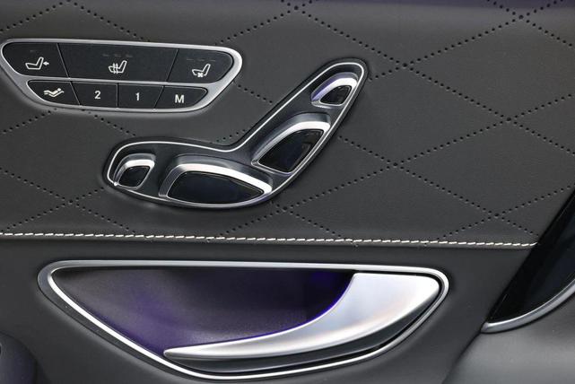 Photo of 2019 Black Mercedes-Benz Maybach S 560