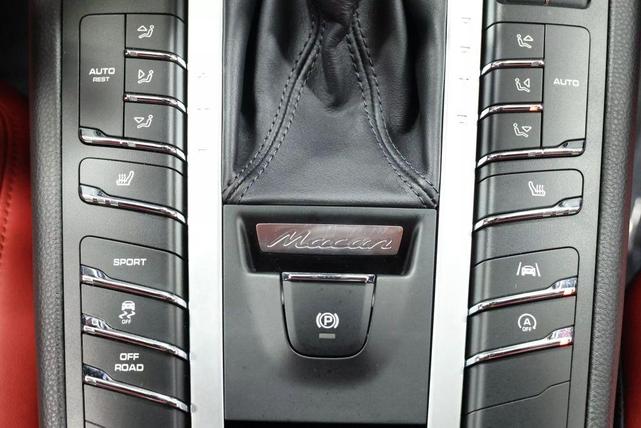 Photo of 2021 Black Porsche Macan
