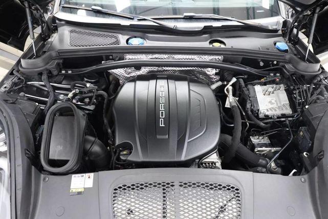 Photo of 2021 Black Porsche Macan
