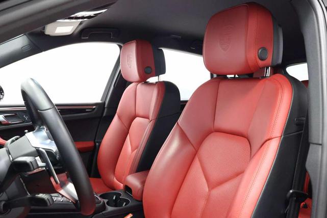 Photo of 2021 Black Porsche Macan
