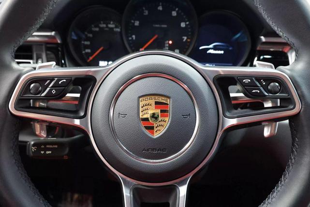 Photo of 2021 Black Porsche Macan