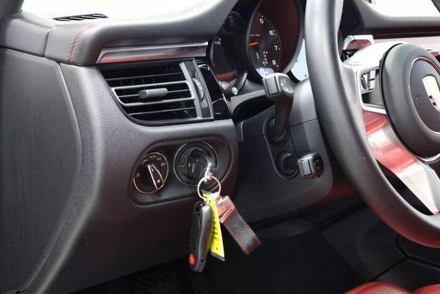 Photo of 2021 Black Porsche Macan