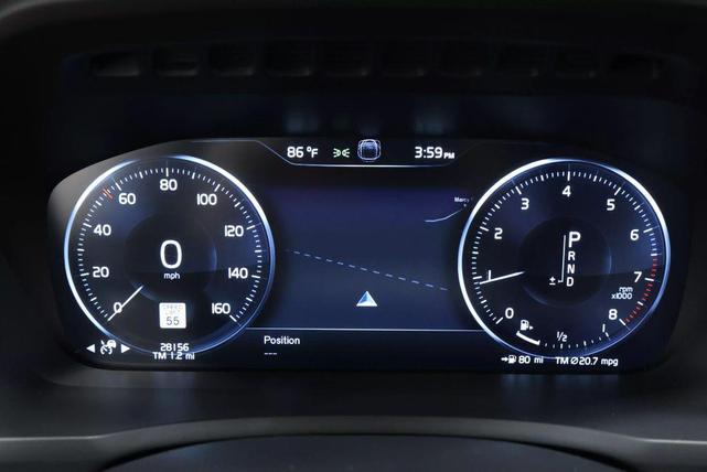 Photo of 2022 Crystal White Metallic Volvo XC90