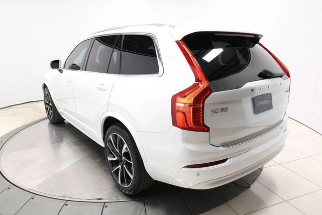 Photo of 2022 Crystal White Metallic Volvo XC90