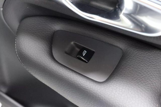 Photo of 2022 Crystal White Metallic Volvo XC90