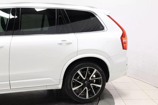 Photo of 2022 Crystal White Metallic Volvo XC90