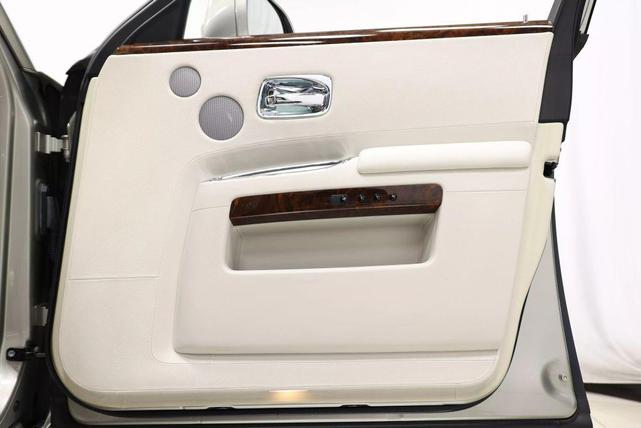Photo of 2012 Silver Rolls-Royce Ghost
