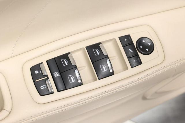 Photo of 2022 Blu Emozione Metallic Maserati Ghibli