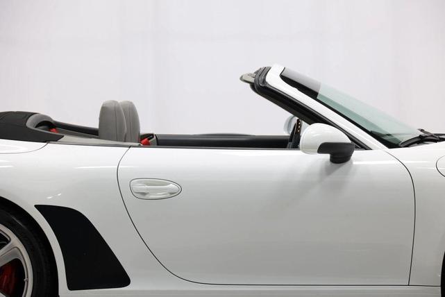 Photo of 2013 White Porsche 911