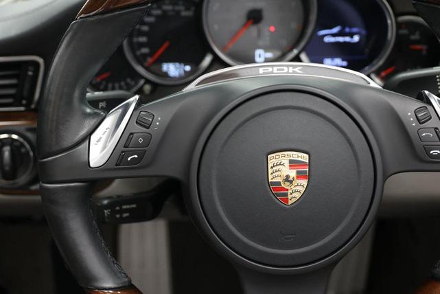 Photo of 2013 White Porsche 911