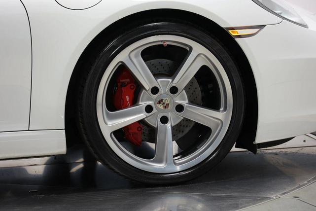 Photo of 2013 White Porsche 911