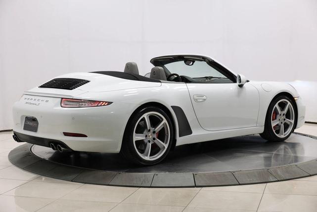 Photo of 2013 White Porsche 911