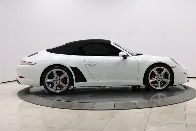 Photo of 2013 White Porsche 911