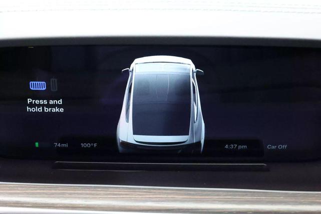 Photo of 2022 Pearl White Multi-Coat Tesla Model X