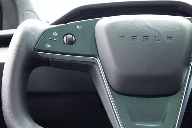 Photo of 2022 Pearl White Multi-Coat Tesla Model X