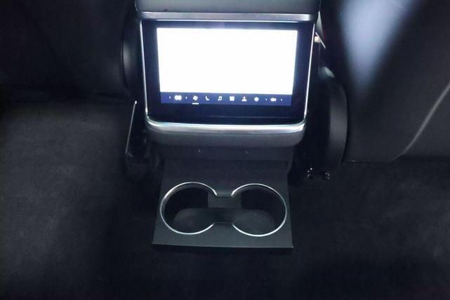 Photo of 2022 Pearl White Multi-Coat Tesla Model X
