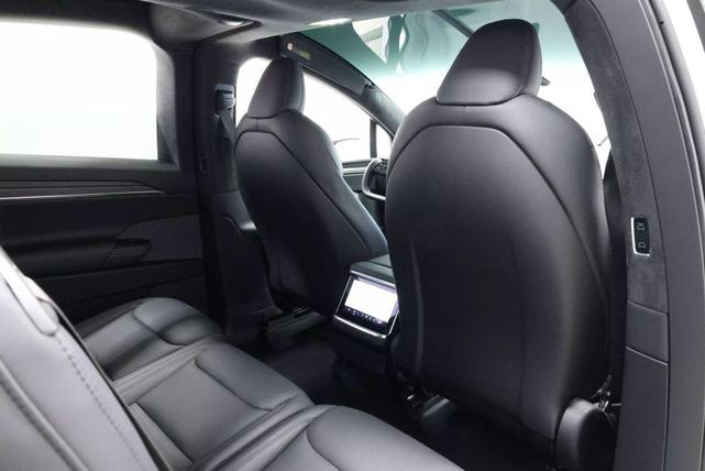 Photo of 2022 Pearl White Multi-Coat Tesla Model X