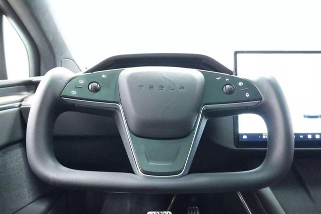 Photo of 2022 Pearl White Multi-Coat Tesla Model X