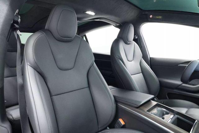 Photo of 2022 Pearl White Multi-Coat Tesla Model X