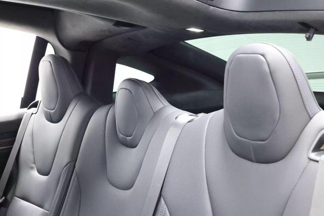 Photo of 2022 Pearl White Multi-Coat Tesla Model X