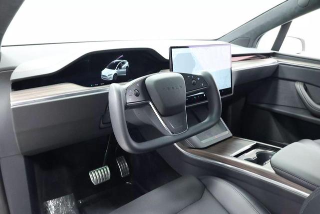 Photo of 2022 Pearl White Multi-Coat Tesla Model X