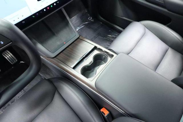Photo of 2022 Pearl White Multi-Coat Tesla Model X