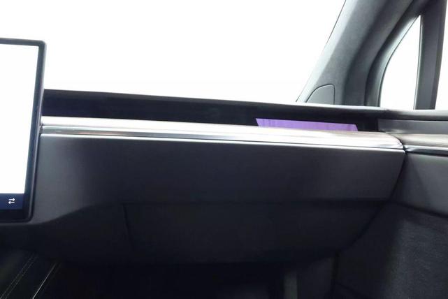 Photo of 2022 Pearl White Multi-Coat Tesla Model X