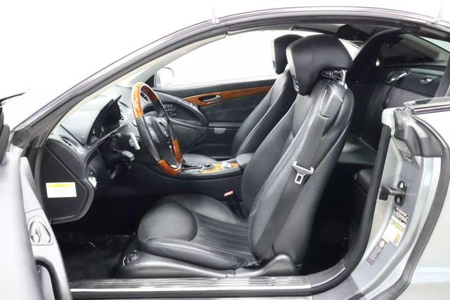 Photo of 2011 Steel Gray Metallic Mercedes-Benz SL-Class