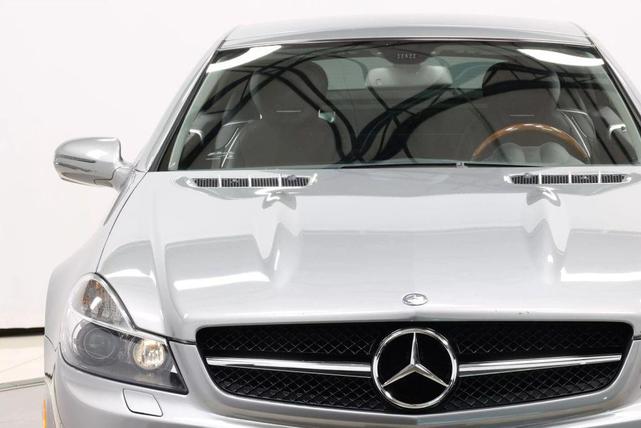 Photo of 2011 Steel Gray Metallic Mercedes-Benz SL-Class