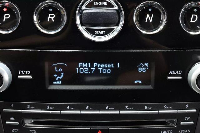 Photo of 2011 Silver Aston Martin Rapide