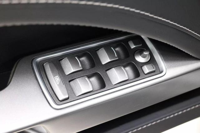 Photo of 2011 Silver Aston Martin Rapide