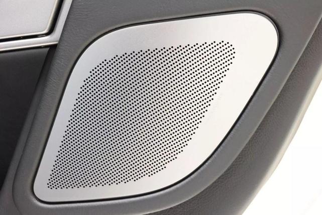 Photo of 2011 Silver Aston Martin Rapide