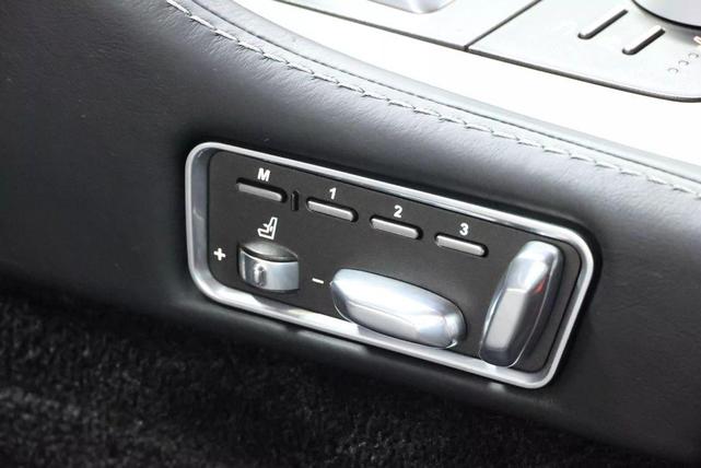 Photo of 2011 Silver Aston Martin Rapide