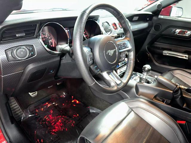 Photo of 2016 Race Red Ford Mustang