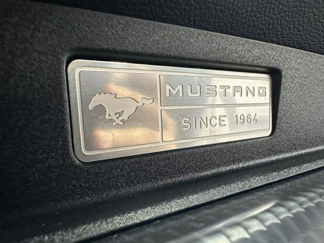 Photo of 2016 Race Red Ford Mustang
