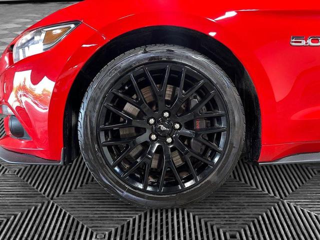Photo of 2016 Race Red Ford Mustang