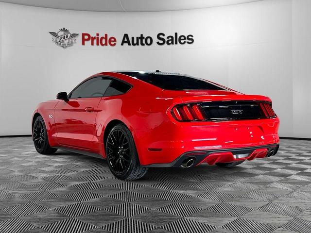 Photo of 2016 Race Red Ford Mustang